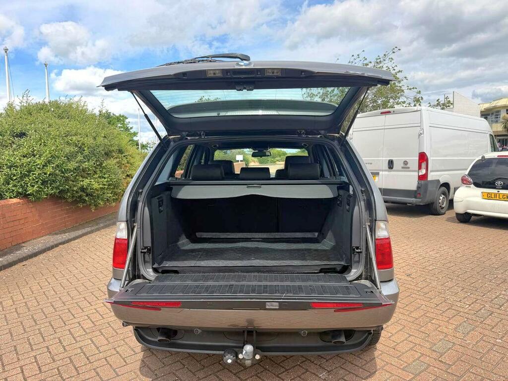 BMW X5 Estate Black #42