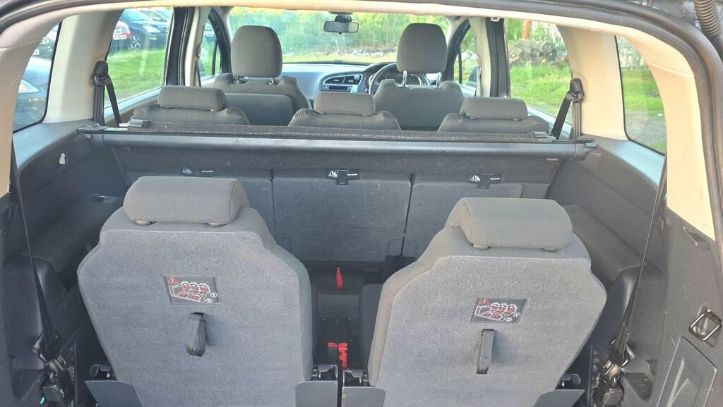 Peugeot 5008 Active White #17