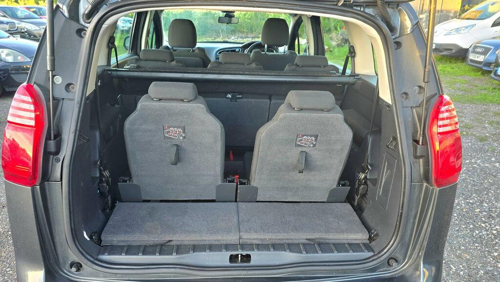 Peugeot 5008 Active White #22