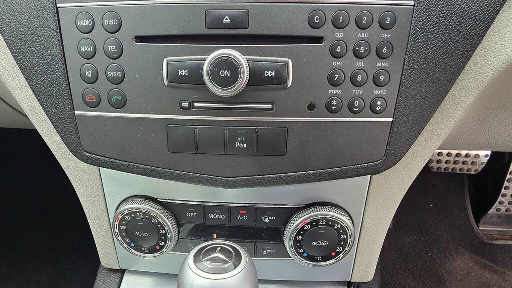 Mercedes-Benz C Class Saloon 1.8 C250 Blueefficiency Elegance Euro Silver #16