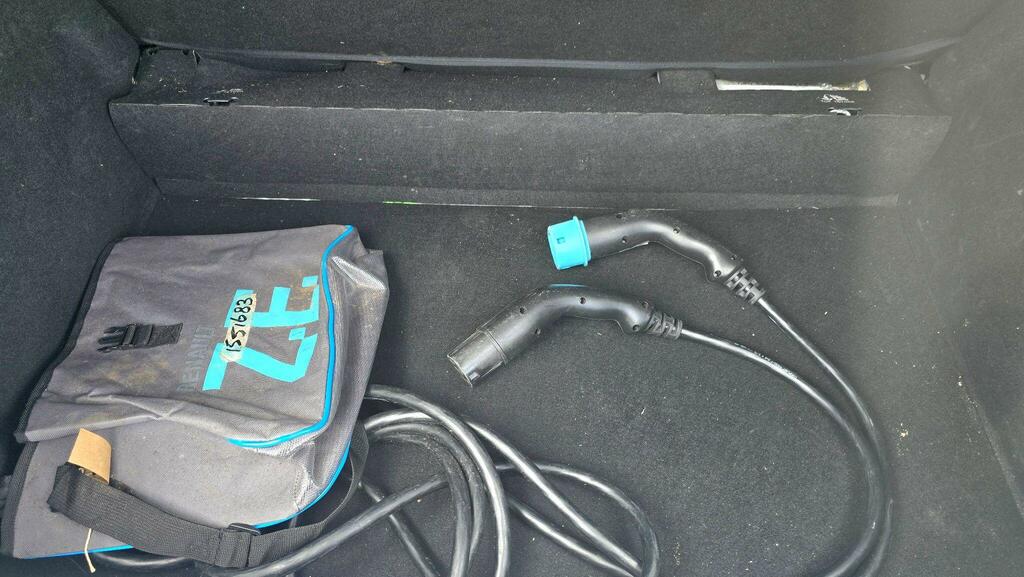 Renault Zoe Dynamique Nav 22Kwh Battery Lease 92 Bhp White #28