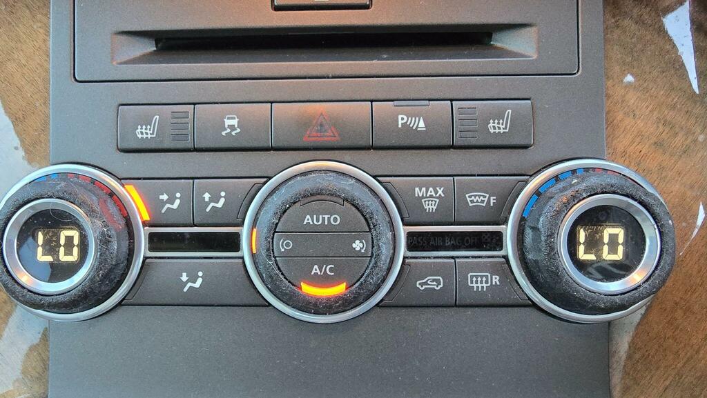 Land Rover Range Rover Sport Gold #39