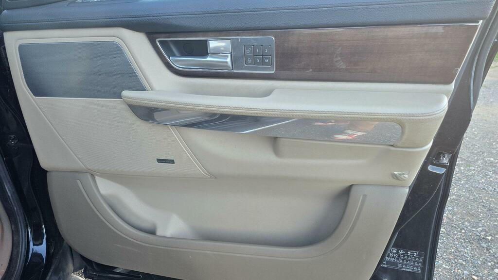 Land Rover Range Rover Sport Gold #25