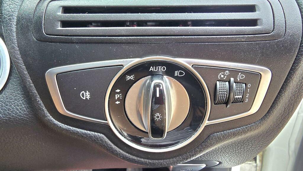 Mercedes-Benz C Class #32