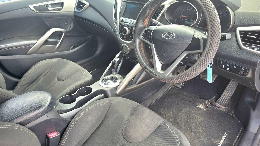Hyundai Veloster Red #12