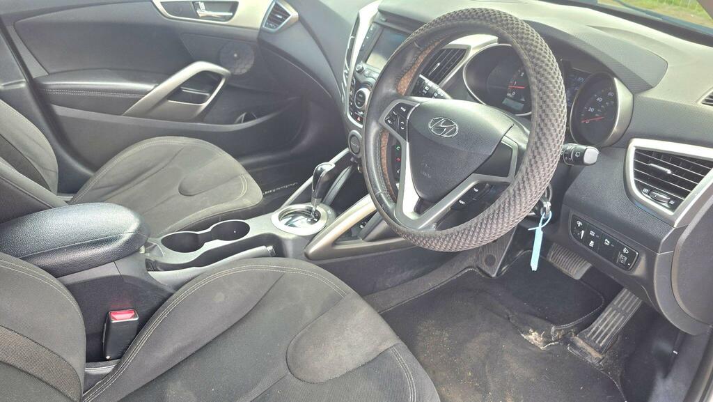 Hyundai Veloster Red #15