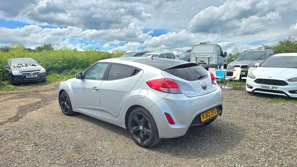 Hyundai Veloster Red #4