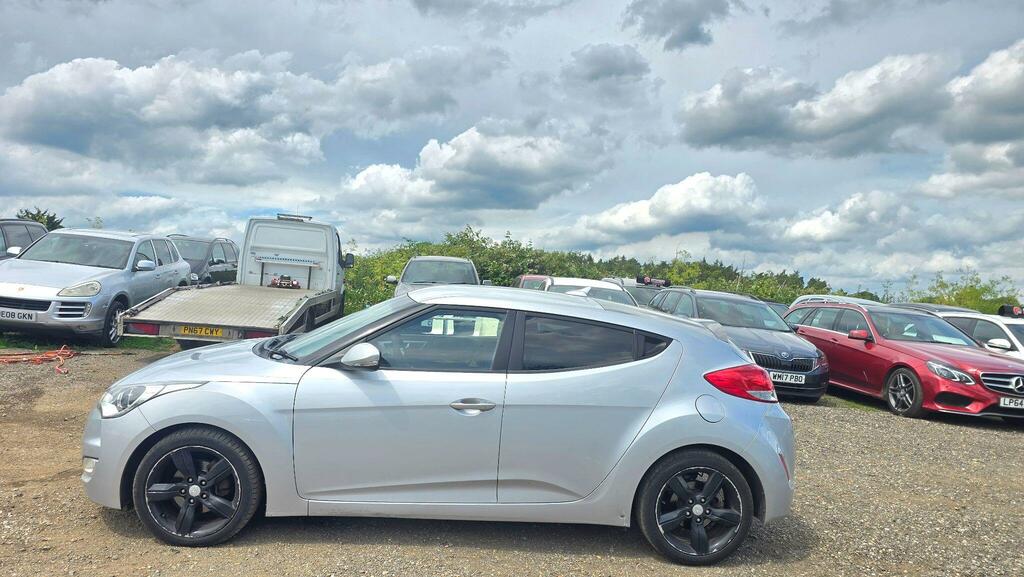 Hyundai Veloster Red #7