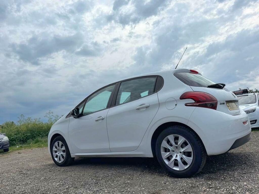 Peugeot 208 1.0 Puretech Access Ac Euro 6 BU65DZN White #4