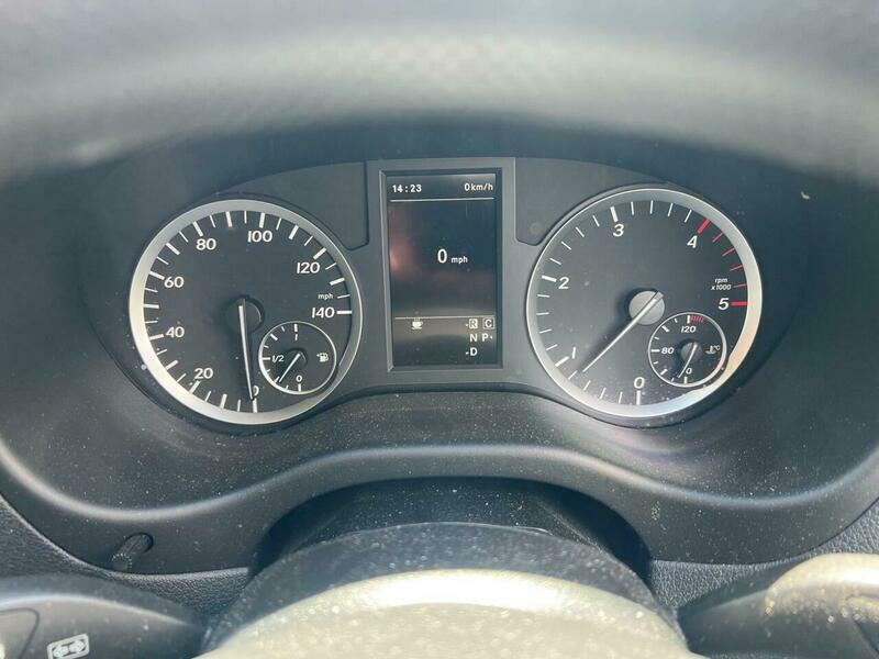 Mercedes-Benz Vito 2.1L Null White #28