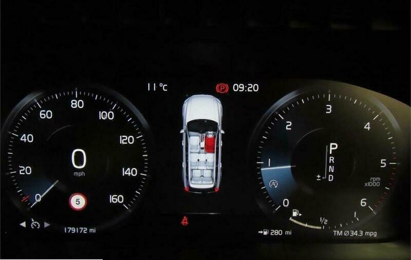 Volvo XC90 2.0 D5 R-design Geartronic White #3