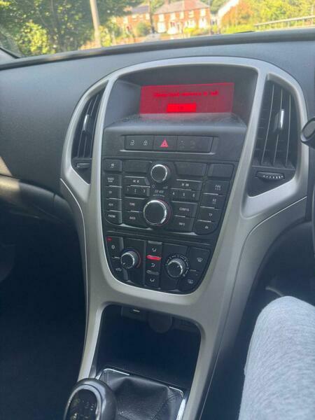 Vauxhall Astra 1.4 Energy 98 Bhp White #29