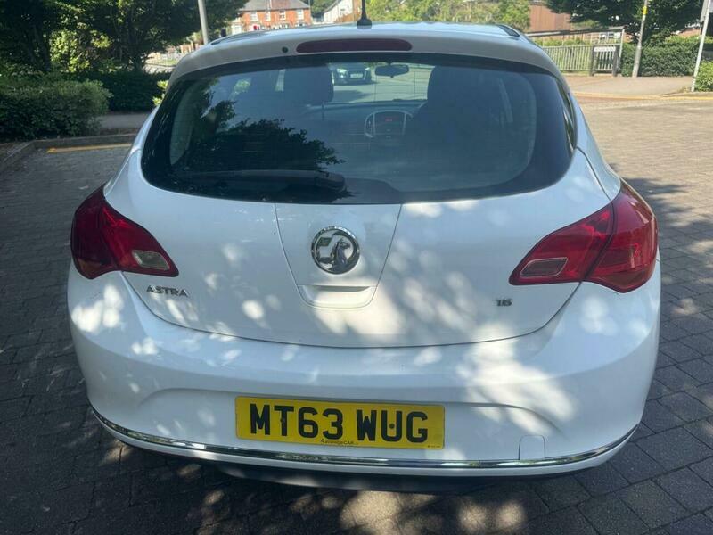 Vauxhall Astra 1.4 Energy 98 Bhp White #21