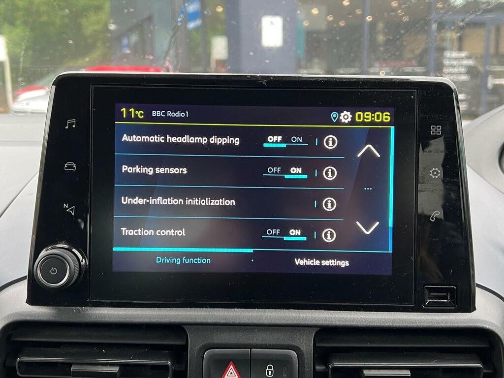 Peugeot e-Rifter Allure Premium Grey #19