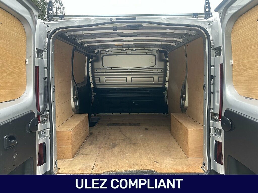 Renault Trafic Dci 27 Sport Nav Silver