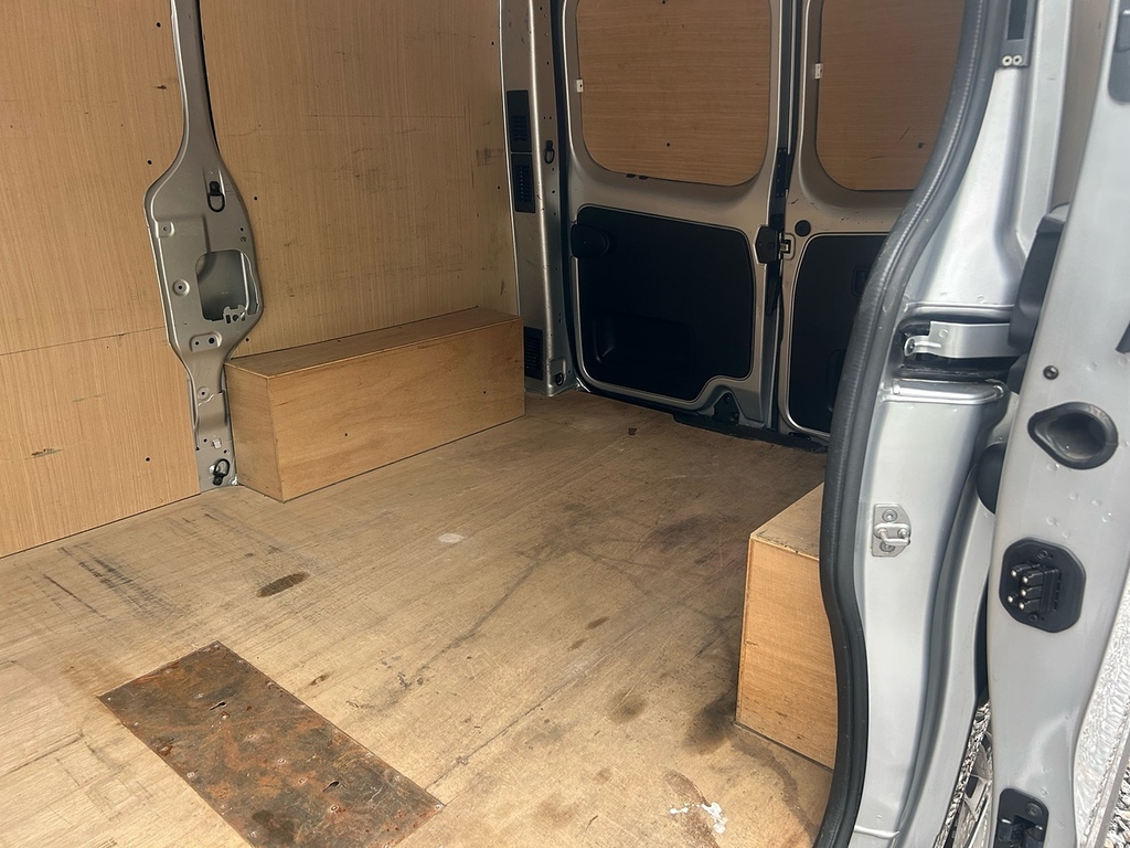 Renault Trafic Dci 27 Sport Nav LC19EKB Silver #3