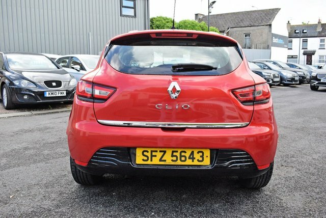 Renault Clio 1.2 16V Dynamique Medianav Hatchback Ma Red #6