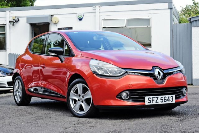 Renault Clio 1.2 16V Dynamique Medianav Hatchback Ma Red