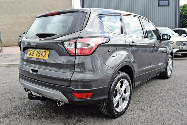 Ford Kuga 2.0 Tdci Titanium Suv Euro 6 S LRZ7942 Grey #4