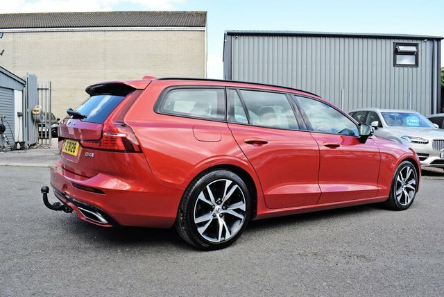 Volvo V60 2.0 D4 R-design Estate Euro 6 S S Red #4