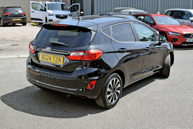 Ford Fiesta 1.1 Trend White #4