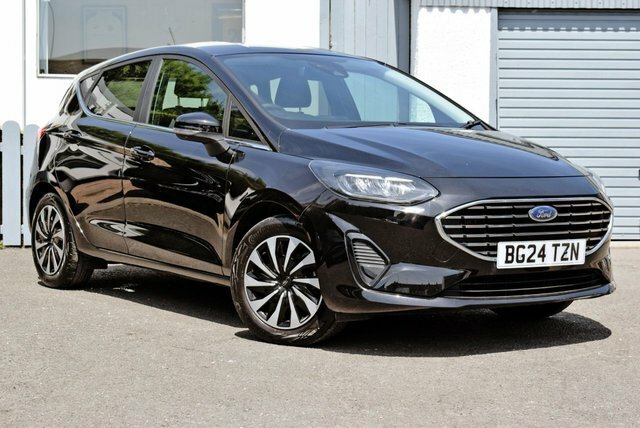 Ford Fiesta 1.1 Trend White #1