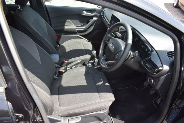 Ford Fiesta 1.1 Trend White #12