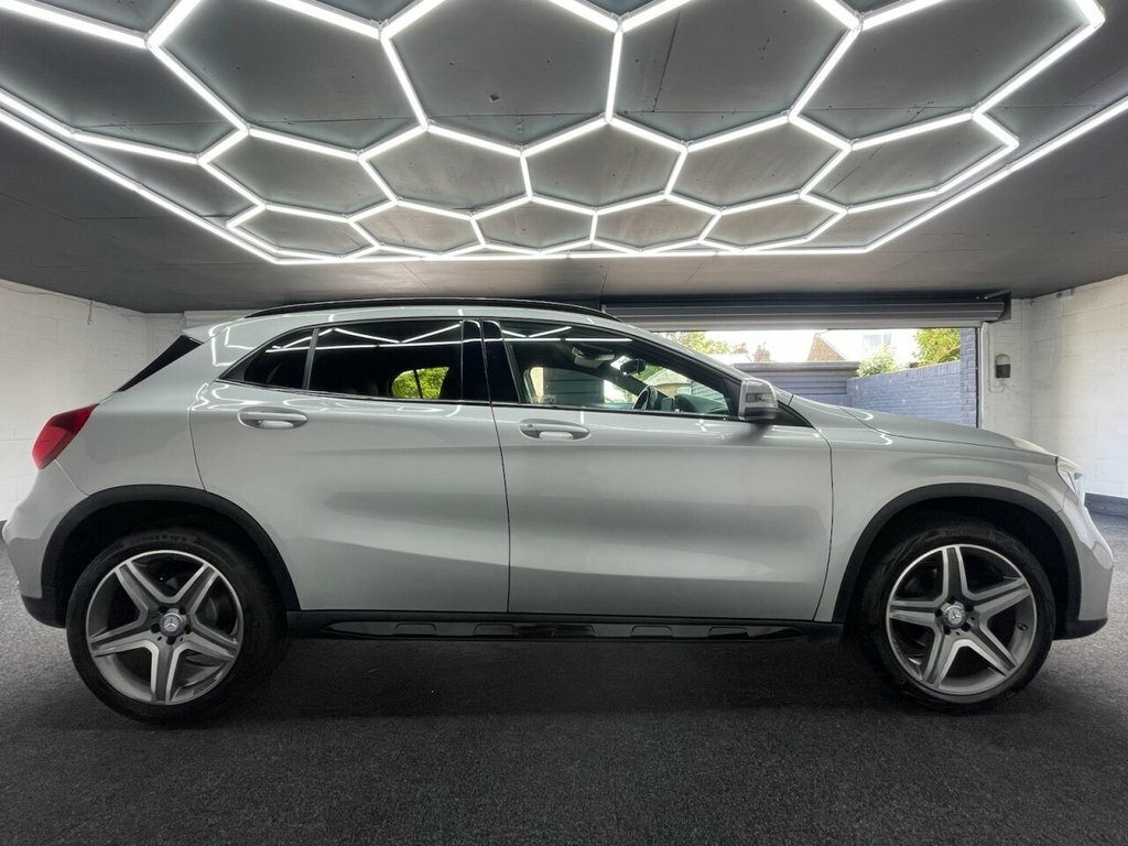 Mercedes-Benz GLA Class 2L Amg Line Silver #3
