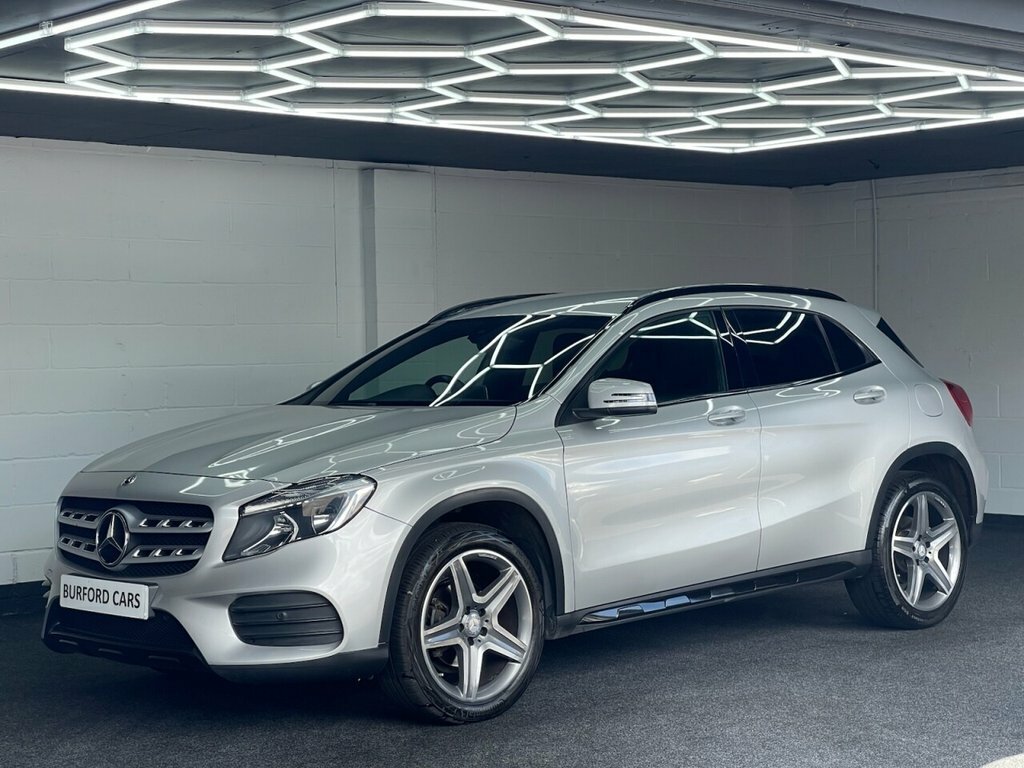 Mercedes-Benz GLA Class 2L Amg Line Silver #2