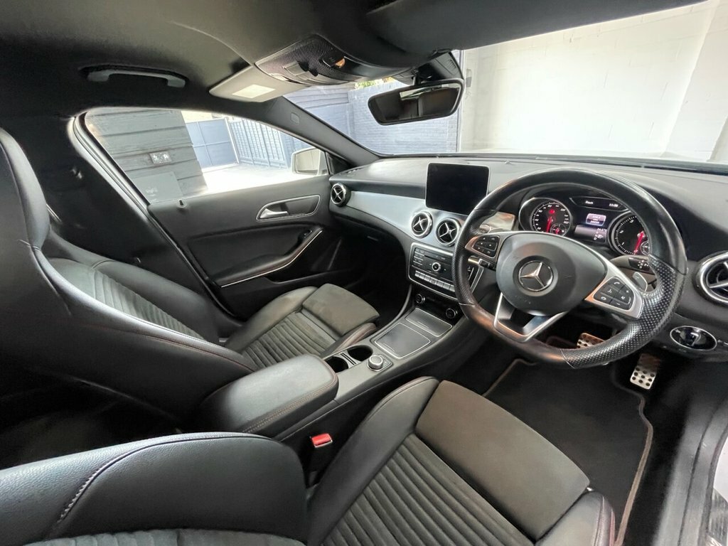 Mercedes-Benz GLA Class 2L Amg Line Silver #4