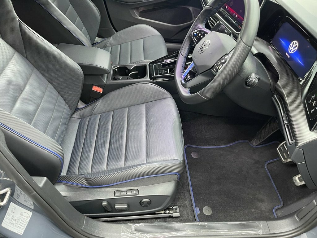 Volkswagen Golf 2L R Black Edition YR75LLF Grey #4