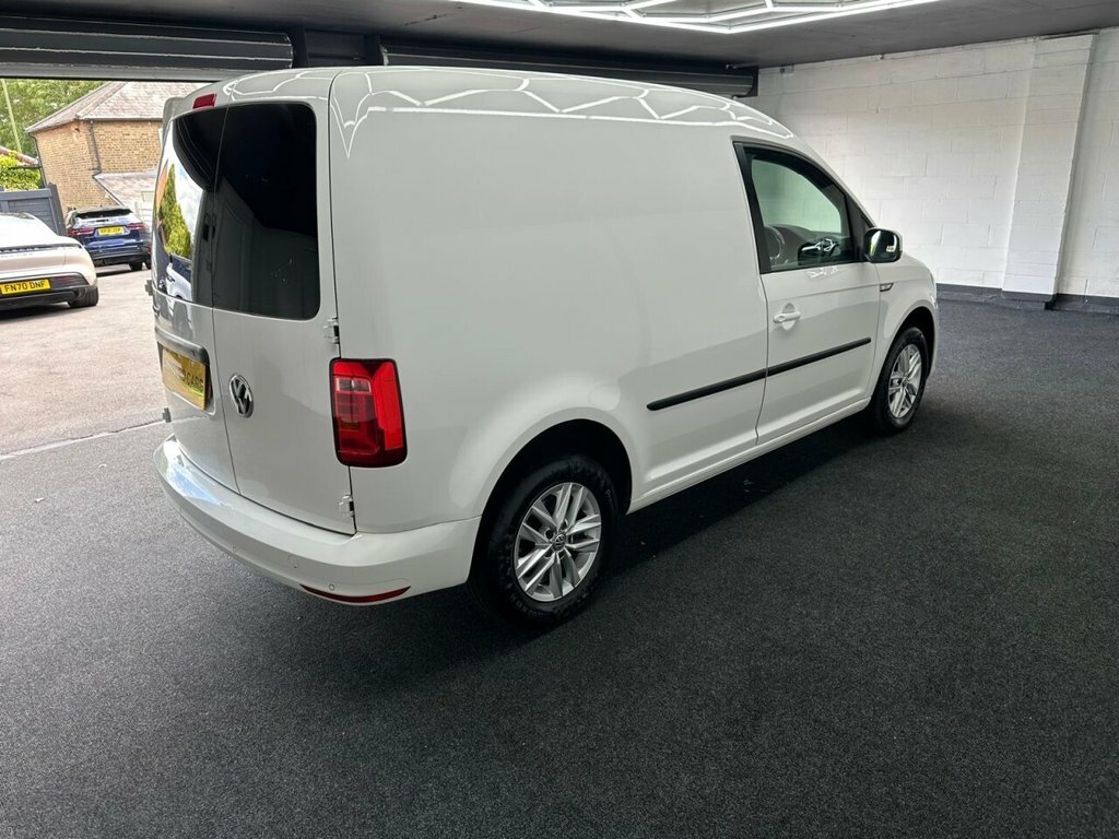 Volkswagen Caddy 2L Highline White #3