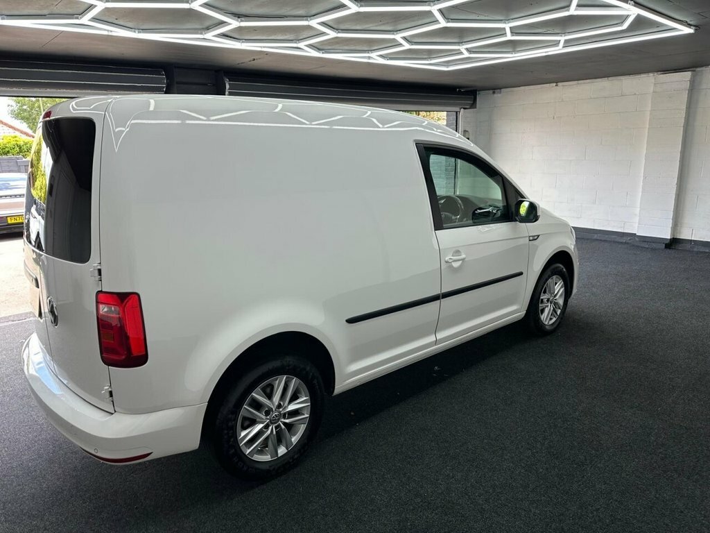 Volkswagen Caddy 2L Highline White #5