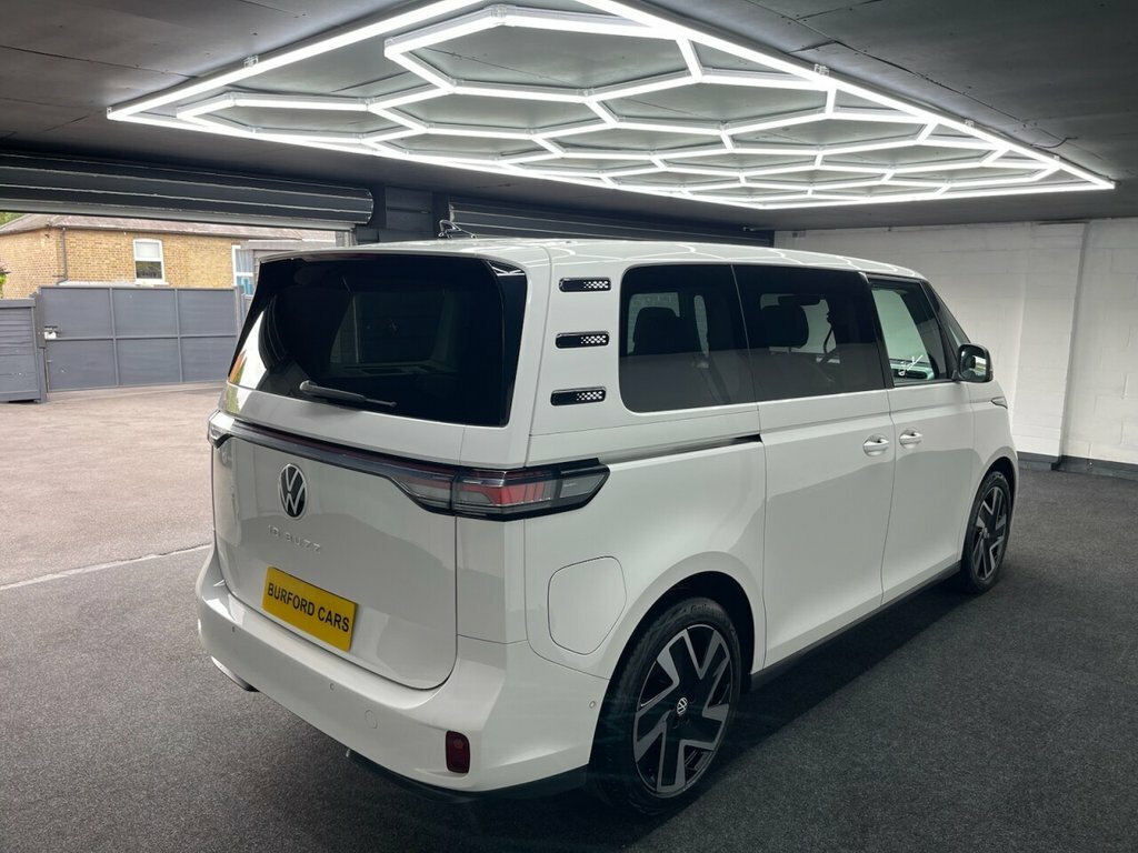 Volkswagen ID.Buzz Mpv White #5