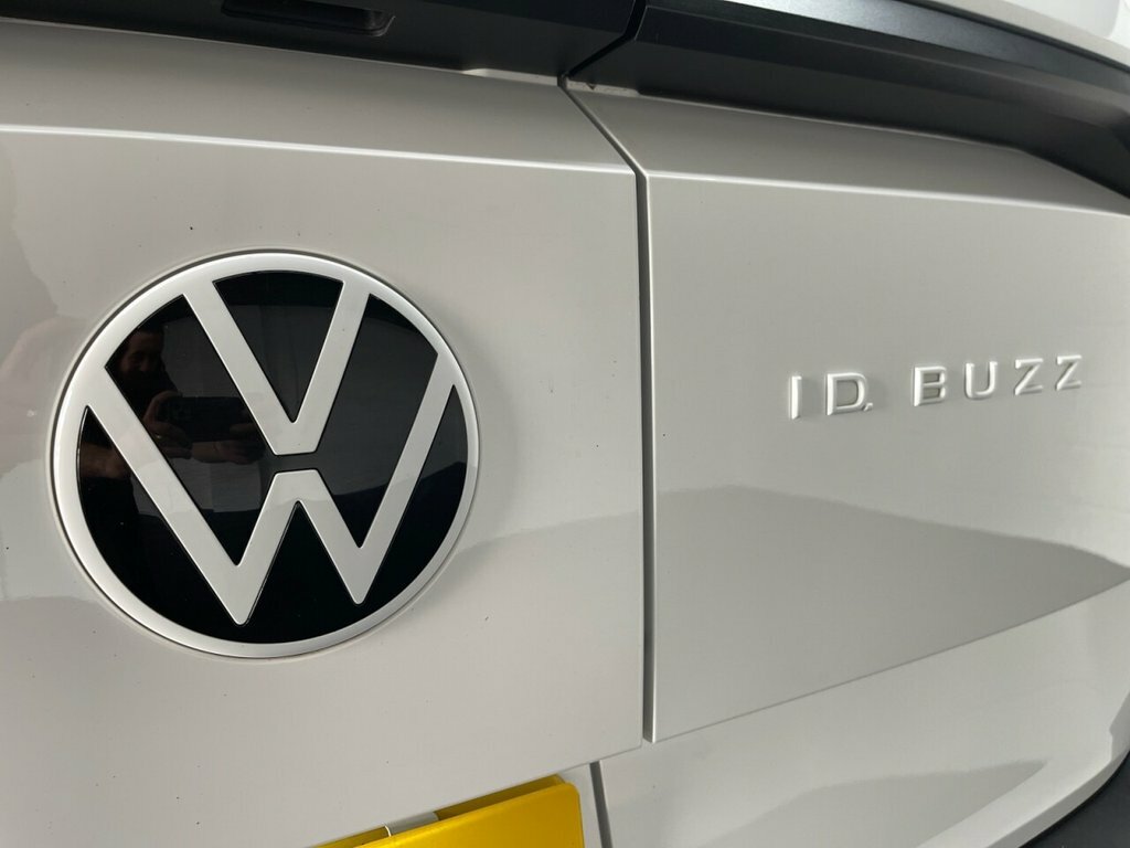 Volkswagen Launch Edition Pro Black #37