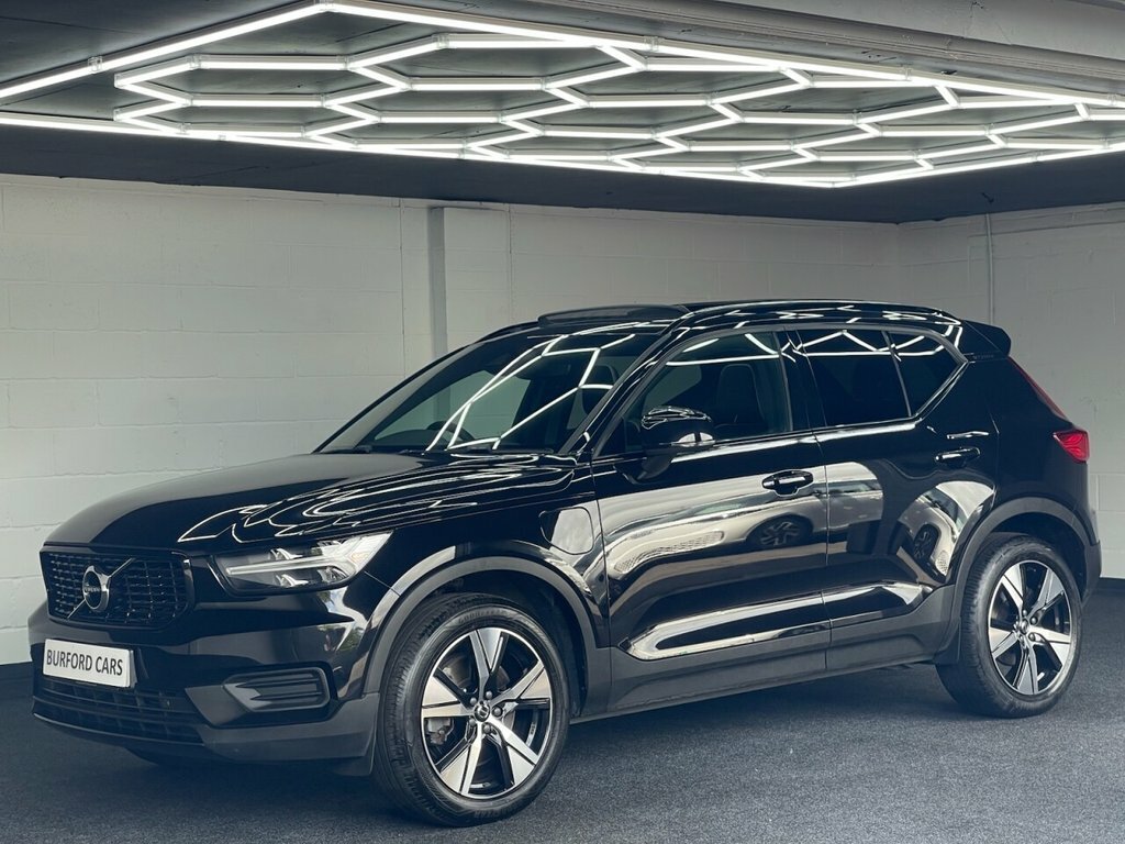 Volvo XC40 1.5L R-design Black #2