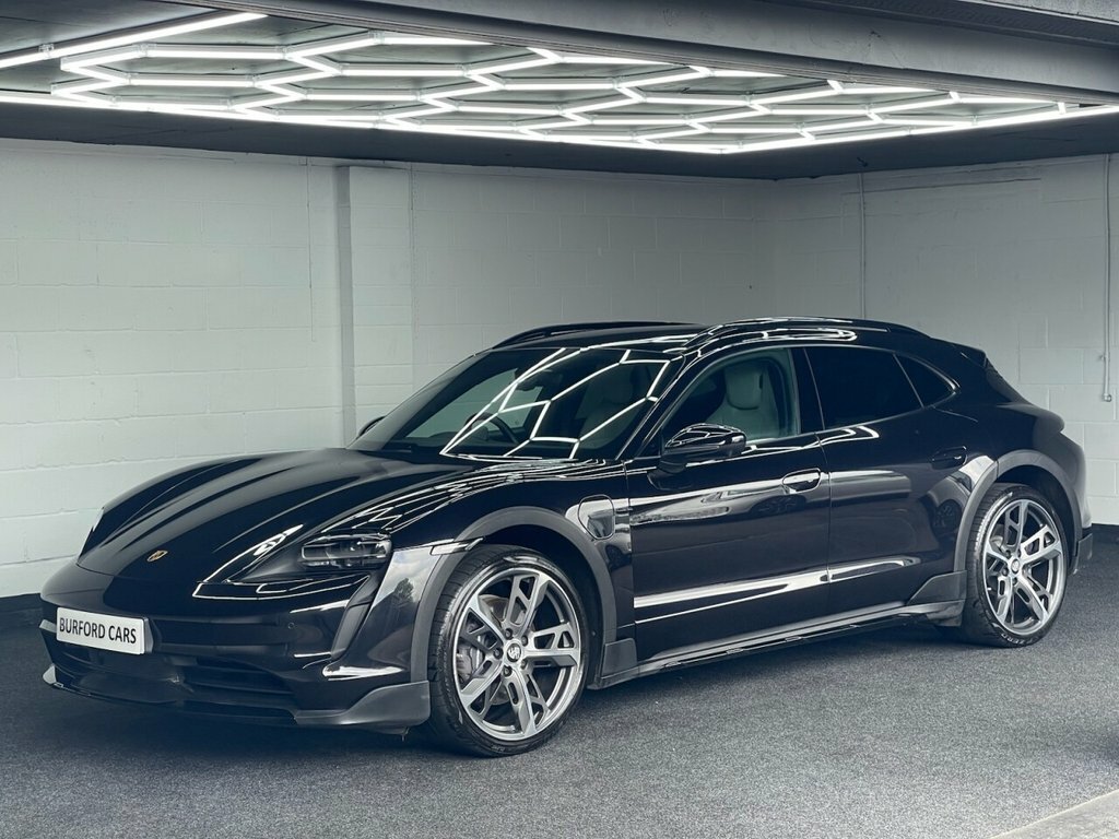 Porsche Taycan Estate Black #2