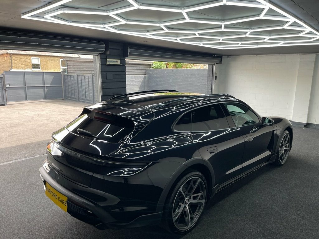 Porsche Taycan Estate Black #5
