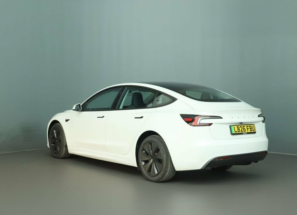 Tesla Model 3 Saloon White #2