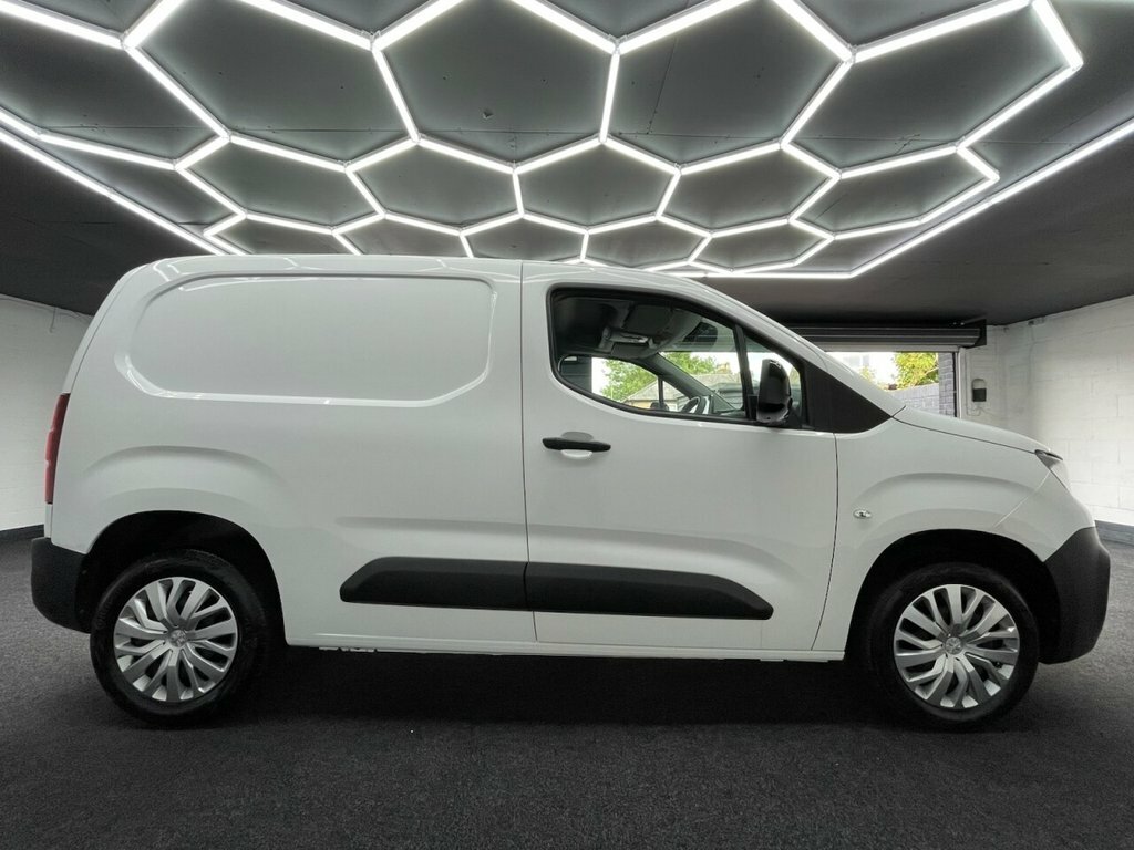 Peugeot Partner 1.5L Professional Premium White #3