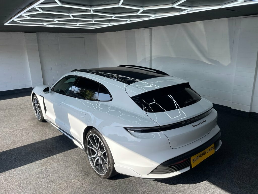 Porsche Taycan Estate White #5