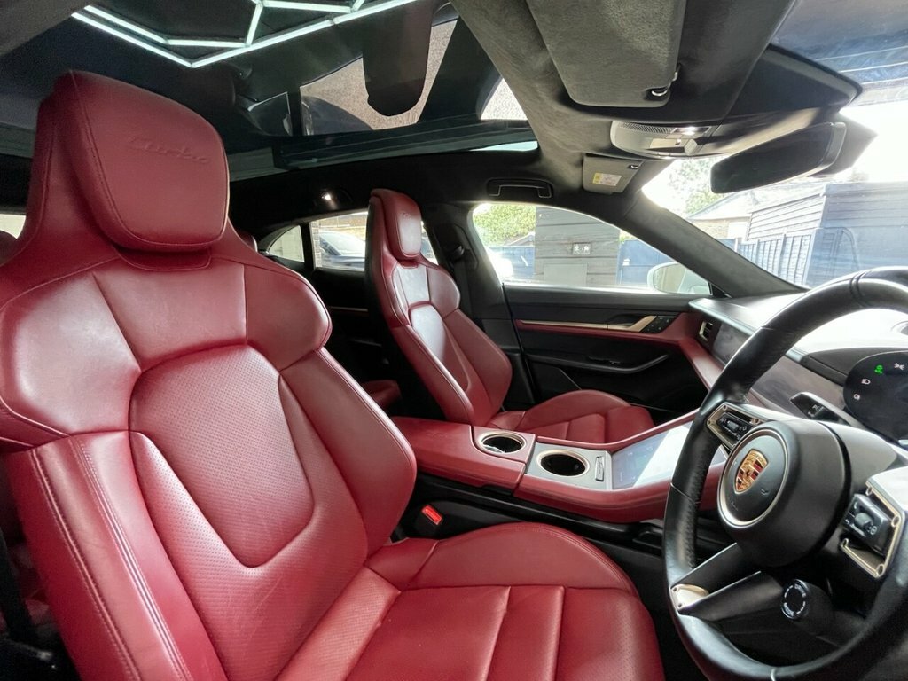 Porsche Taycan Estate White #4