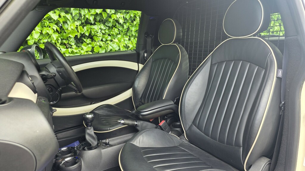 Mini Clubvan 1.6D Cooper Van White #13