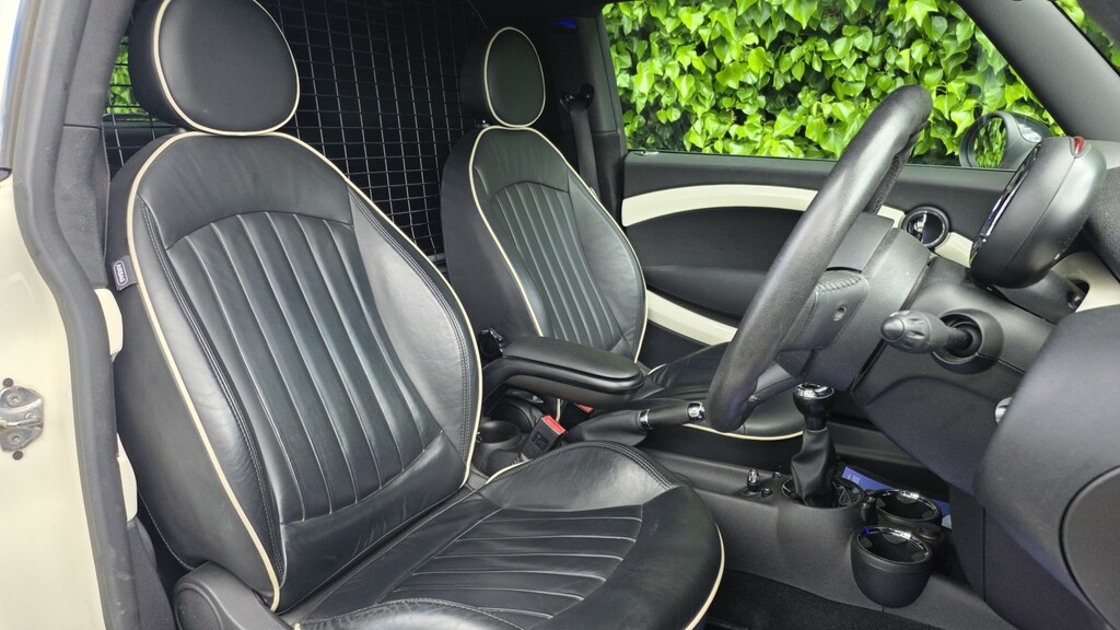 Mini Clubvan 1.6D Cooper Van White #11