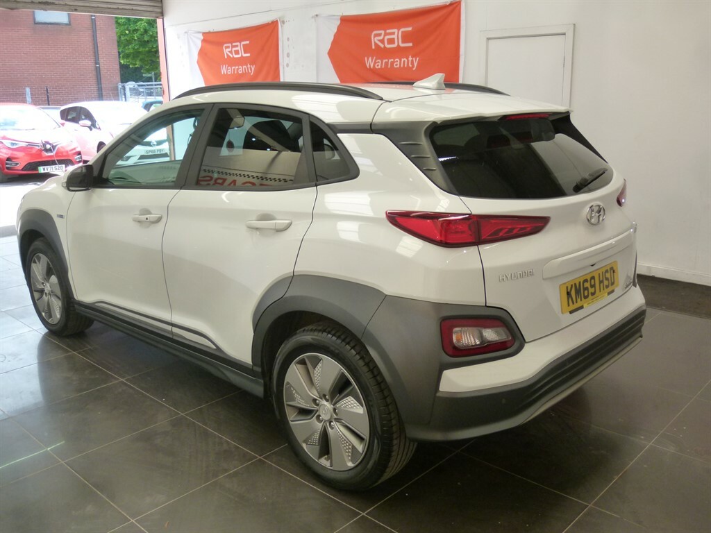 Hyundai Kona Premium Se White #6