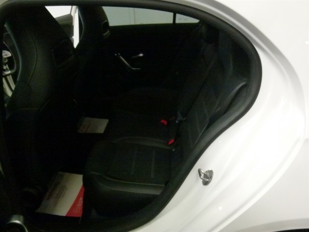 Mercedes-Benz 250 Cla Amg Line Premium E  #18