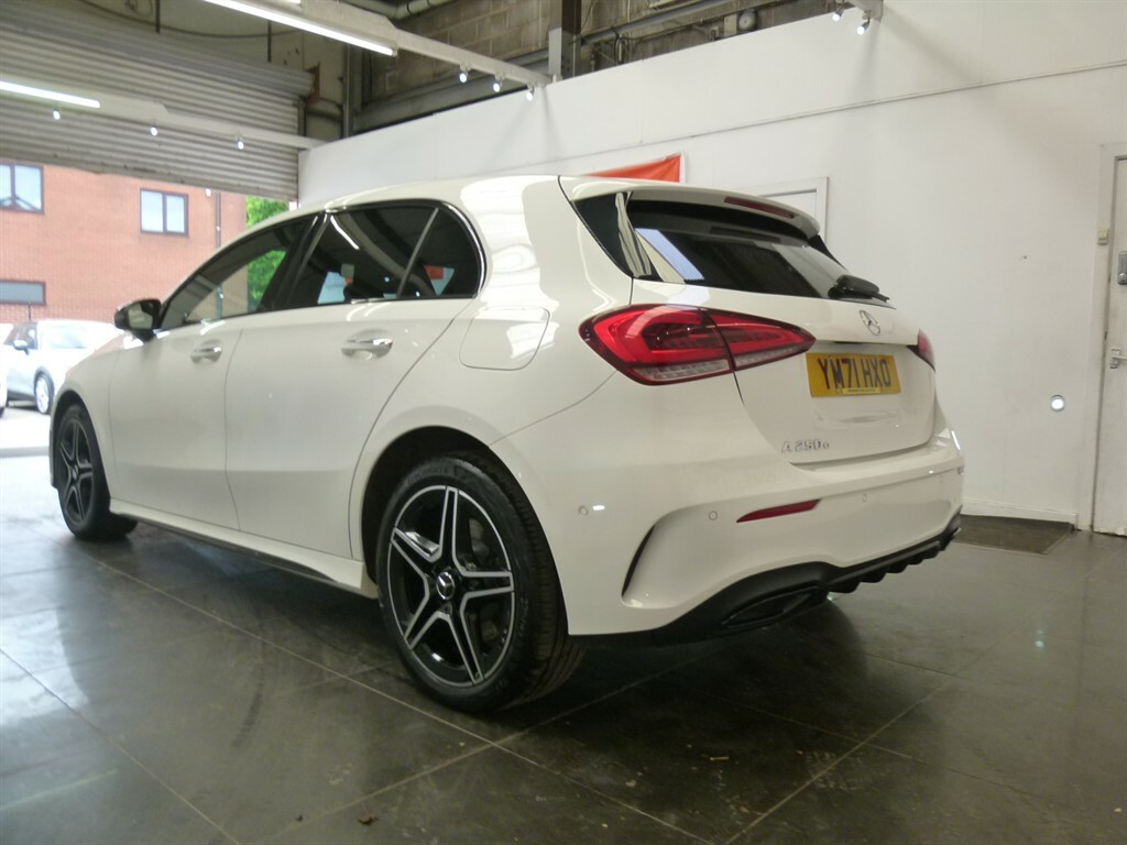Mercedes-Benz 250 Cla Amg Line Premium E  #10