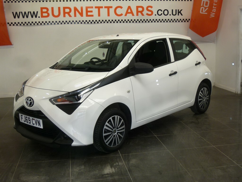 Toyota Aygo Vvt-i X FJ69CVN White