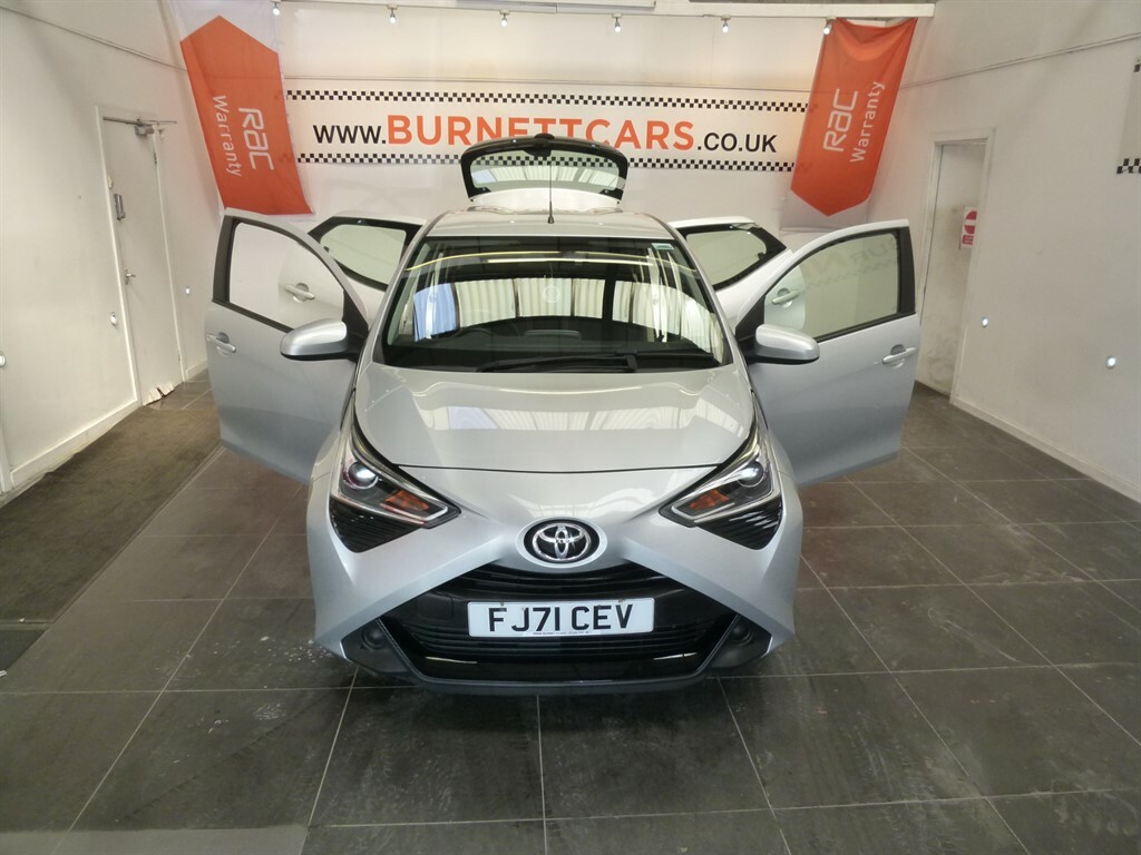 Toyota Aygo Hatchback Red #20