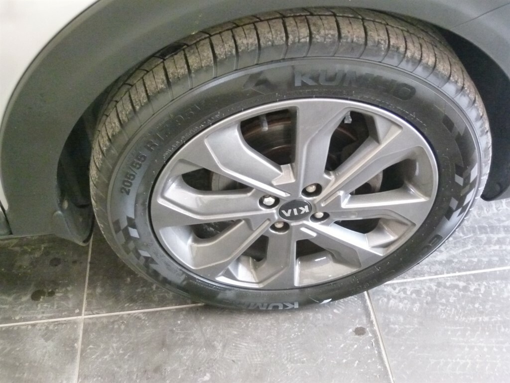Kia Stonic 1.6 Crdi First Edition Red #13